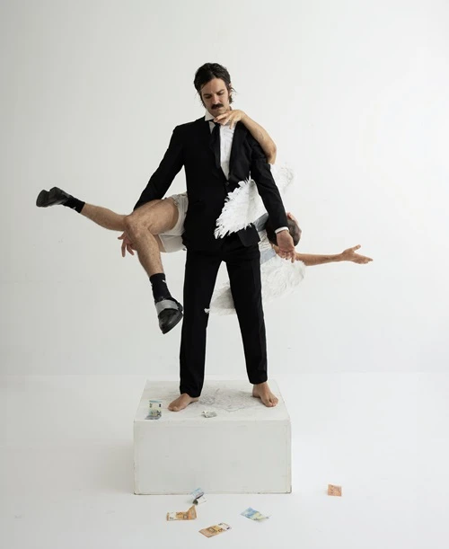 Performance: Un beso blanco, Sábado 29 de agosto a las 20:00 h en Sa Atalaya (C/Ses Pedreres,10 Santanyí)